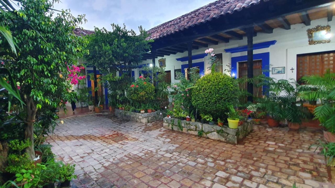 Hotel Posada Casa Juana San Cristóbal de Las Casas Екстериор снимка